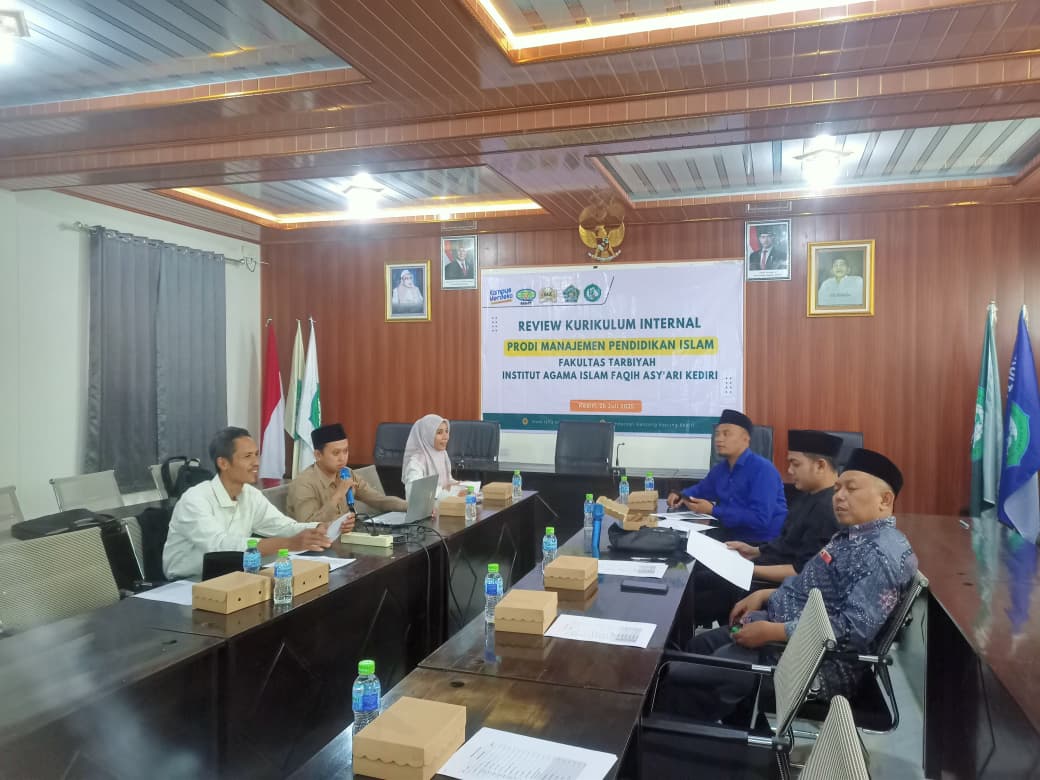 Review Kurikulum Internal